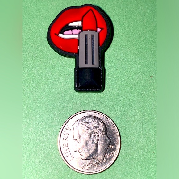 (10 for $15) Red Lipstick Red sexy Lips Cosmetic Beauty Crocs Shoe Charms - Picture 1 of 1